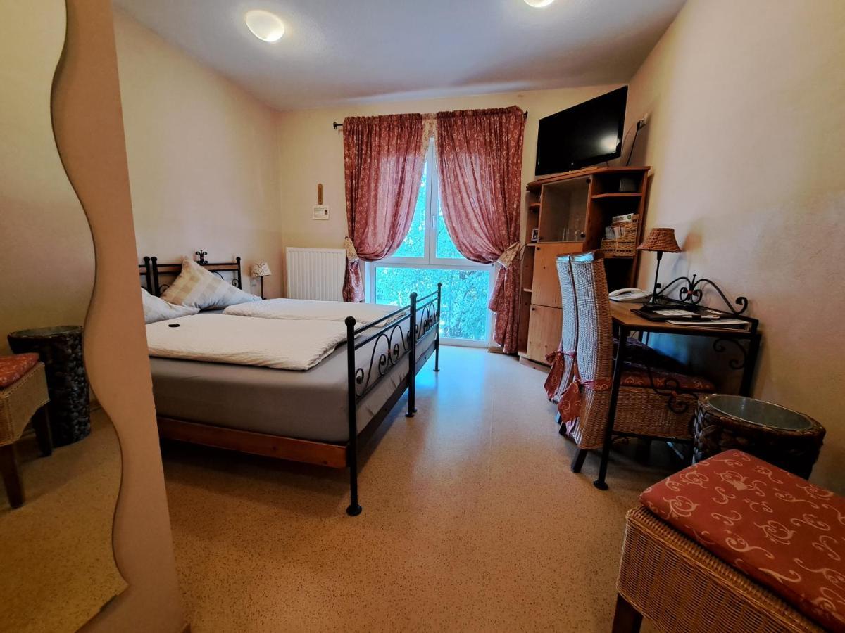 Mediterran Hotel Juwel Karlstein am Main Екстериор снимка