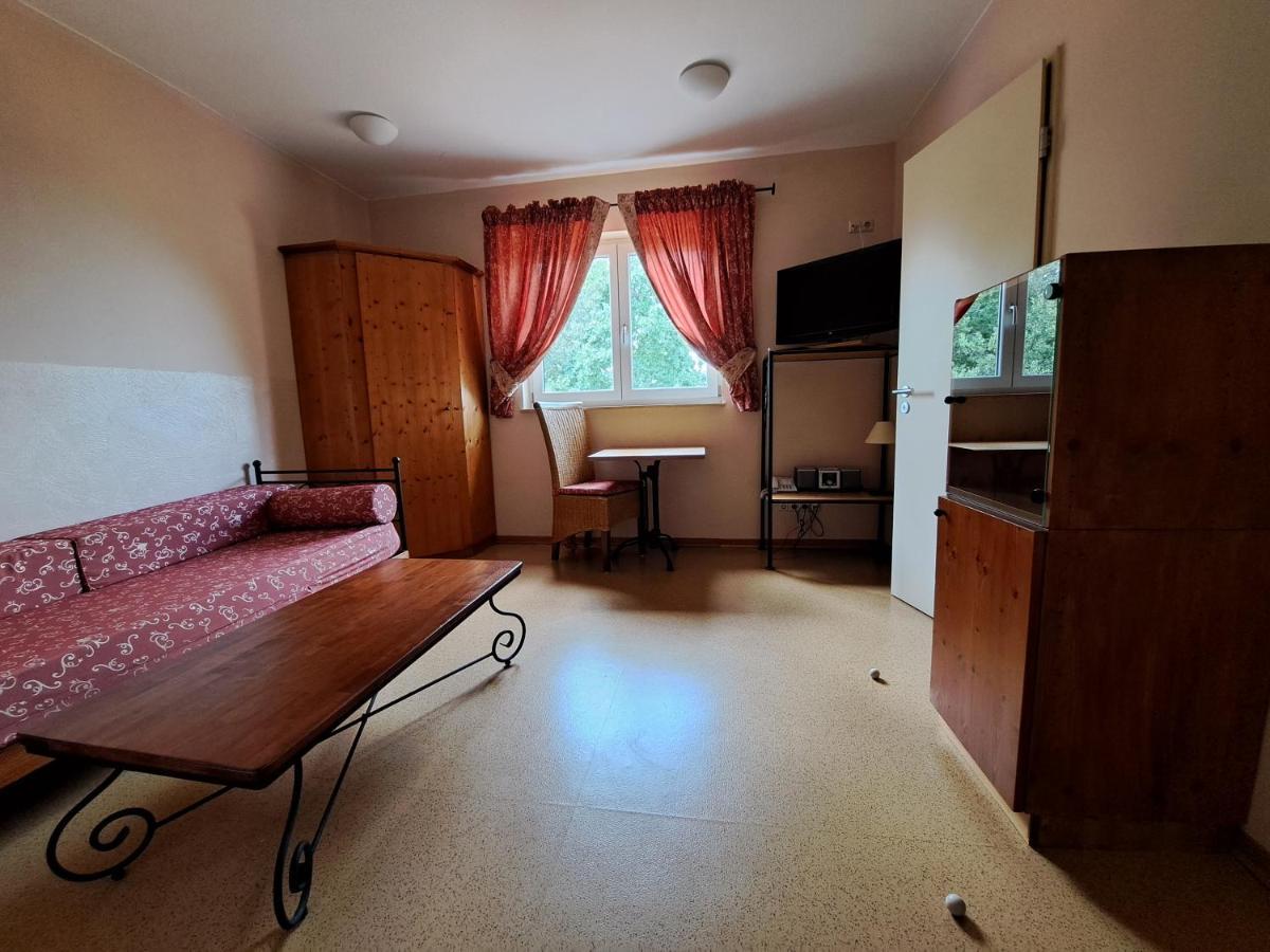 Mediterran Hotel Juwel Karlstein am Main Екстериор снимка
