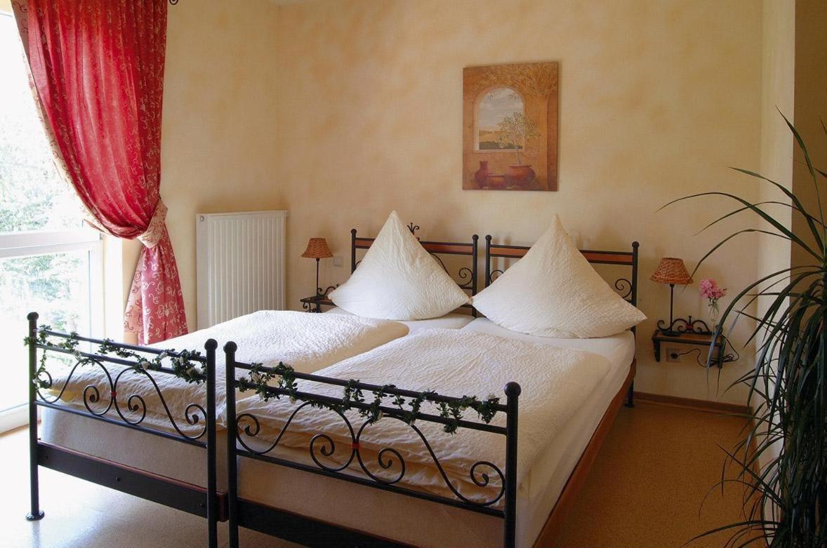 Mediterran Hotel Juwel Karlstein am Main Екстериор снимка