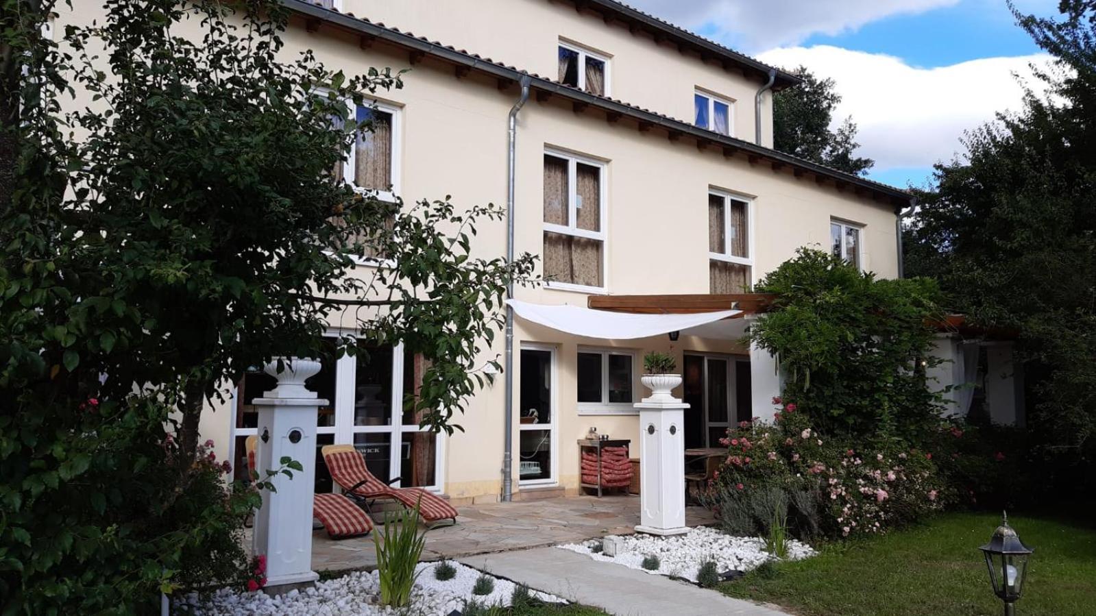 Mediterran Hotel Juwel Karlstein am Main Екстериор снимка