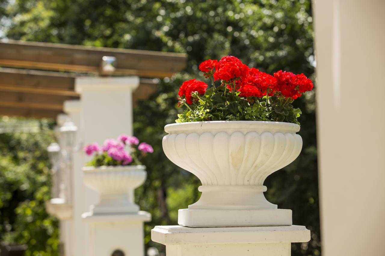 Mediterran Hotel Juwel Karlstein am Main Екстериор снимка