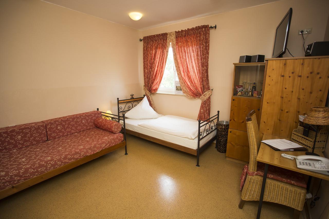 Mediterran Hotel Juwel Karlstein am Main Екстериор снимка